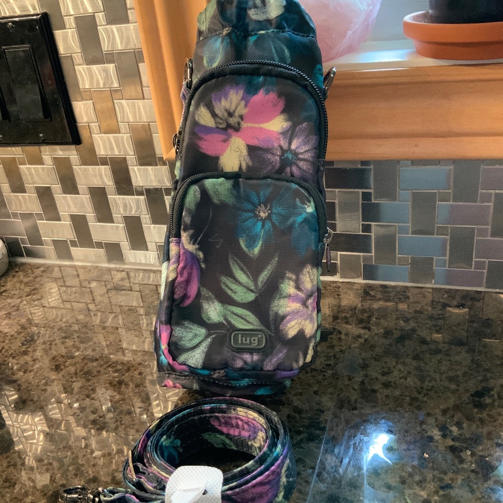 LUG BLOOM BLACK ORIGINAL HUGGIE - NWOT